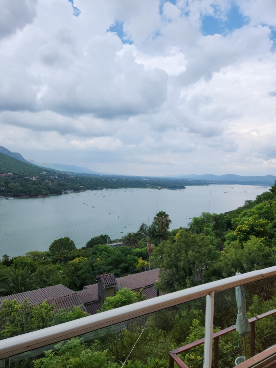 6 Bedroom Property for Sale in Kosmos North West